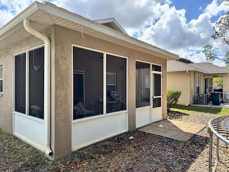 Roof Washing in Land O’ Lakes: Why Florida Roofs Develop Black Streaks and Organic Growth