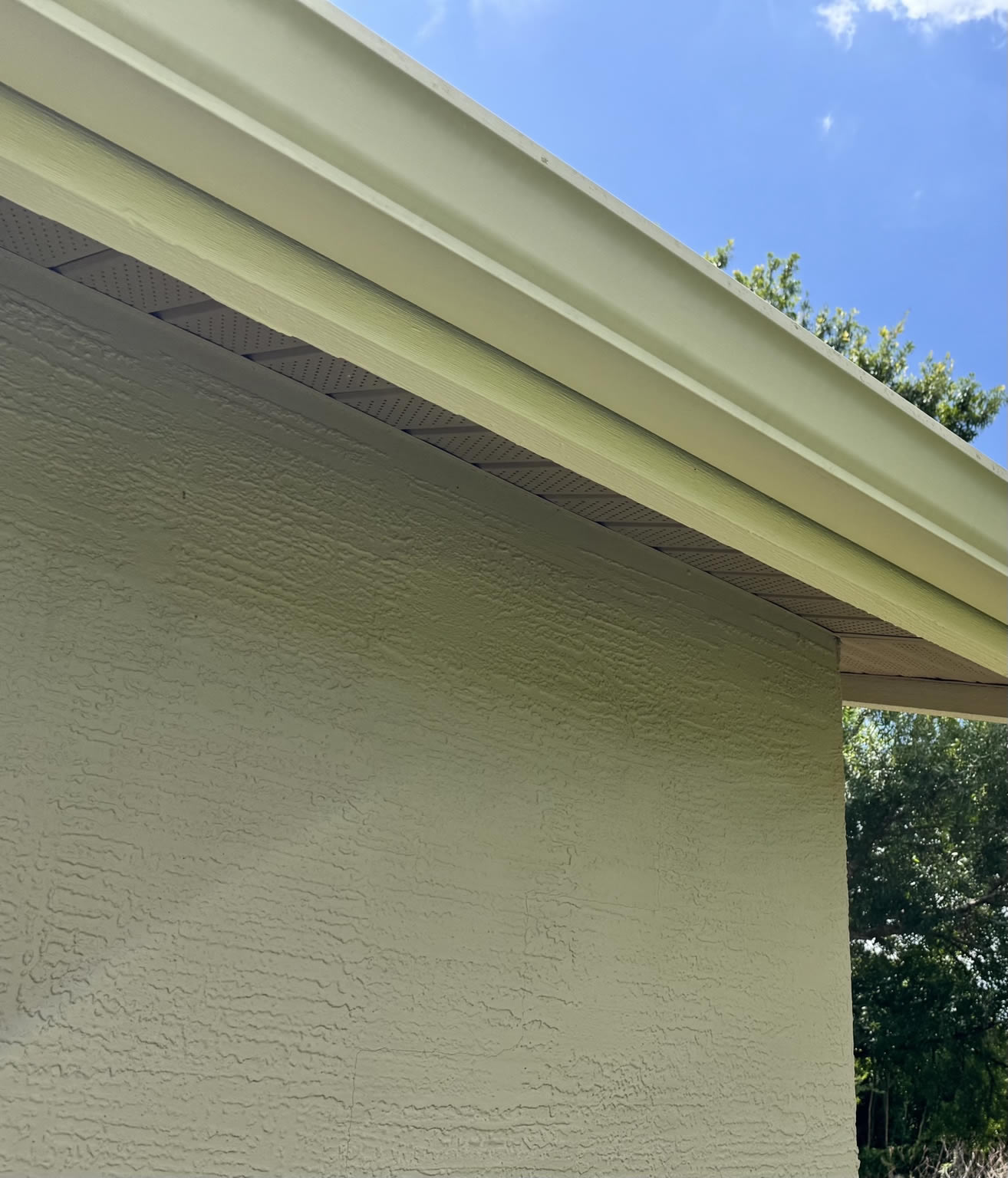 Clean Soffit Fascia