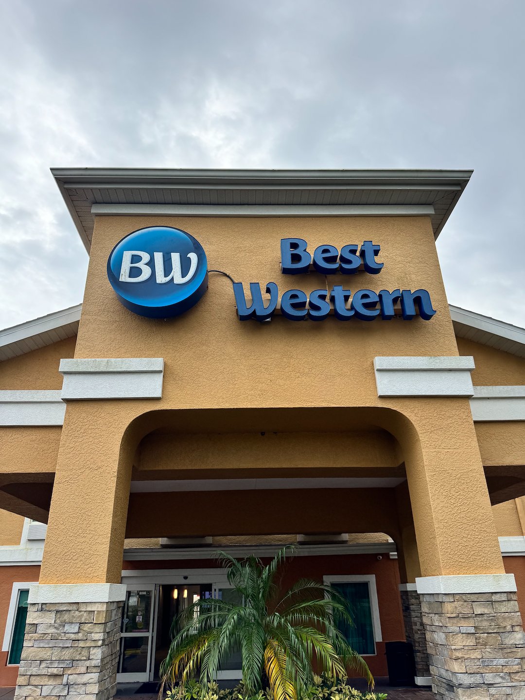 Best Western Exterior Building & Window Cleaning in Wesley Chapel