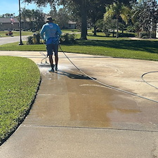 Driveway-Cleaning-and-Rust-Removal-in-Dade-City-FL-by-The-Pasco-Pressure-Washing-Wesley-Chapels-Leading-Exterior-Cleaning-Experts 0