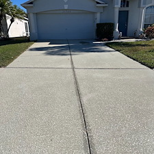 Driveway-Concrete-Cleaning-in-Land-O-Lakes-FL 3