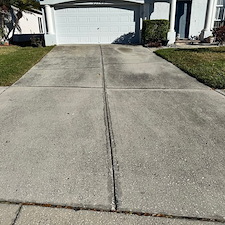 Driveway-Concrete-Cleaning-in-Land-O-Lakes-FL 1