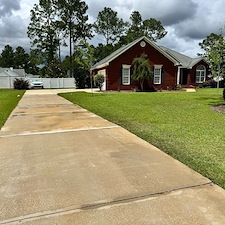 Professional-Driveway-Cleaning-in-Lutz-FL-by-The-Pasco-Pressure-Washing-Wesley-Chapels-Leading-Pressure-Washing-Company 1